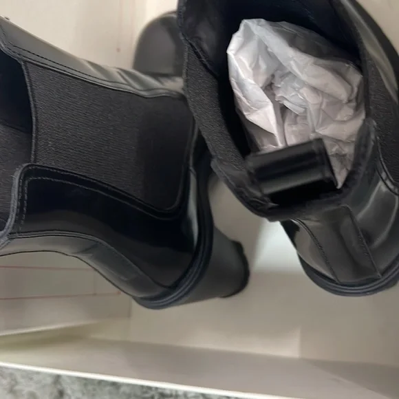 Gently worn Alexander McQueen 678530WHZ84 Woman’s boot Black 38C - Picture 6 of 12